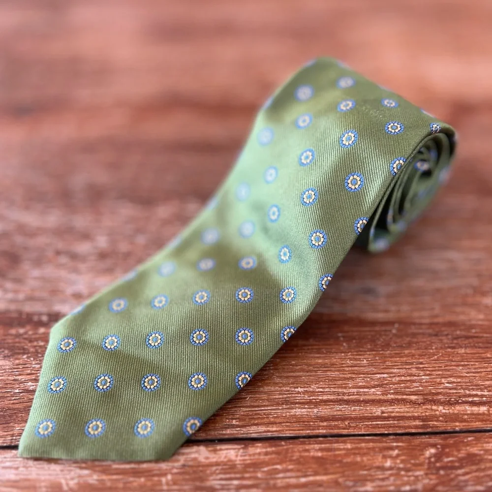 LANDS’ END 100% SILK GREEN TIE HandSewn in USA Blue Yellow Flowers/Circles